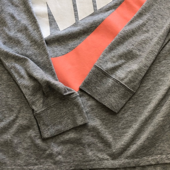 Nike Relaxed Fit Long Sleeve Graphic Tee - Picture 4 of 8
